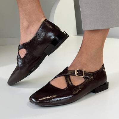 Womens Una Healy Bookends Square Toe Flat Shoes - Choco Pop