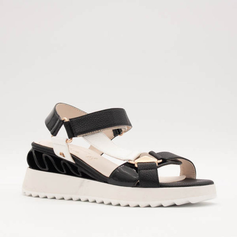 Womens Una Healy Cruella Before You Wedge Sandal - Cruella