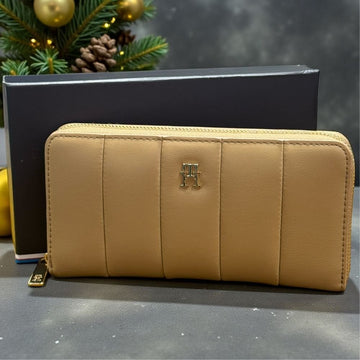 Womens Tommy Hilfiger TH Icon Quilted Large Purse - Safari Canvas
